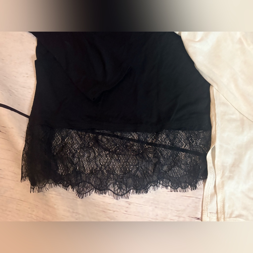 Women’s eyelash lace trim 2pc H&M tops long sleeve black and white - Picture 4 of 5
